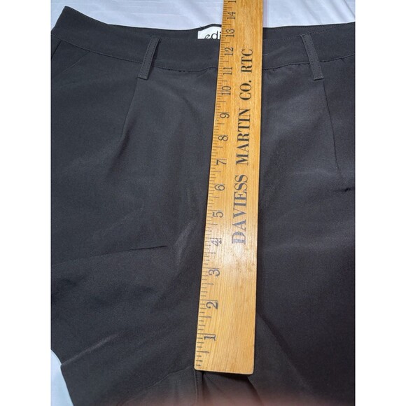 Edited by Remi Bader Women's Lightweight Trouser Short Black size 8 NWT - Picture 6 of 12